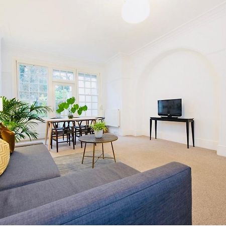 Spacious & Charming Garden Flat -Zone 2- Great For Central London Access ภายนอก รูปภาพ