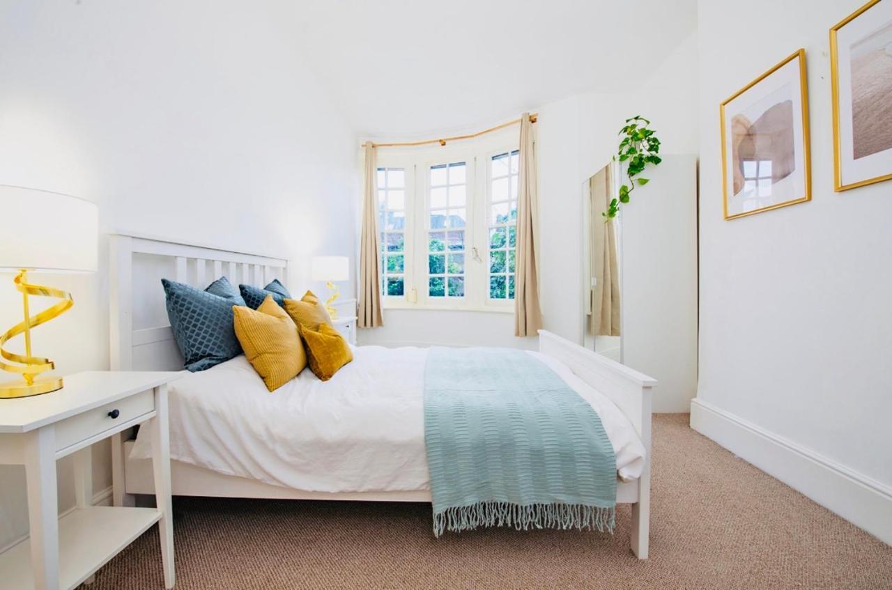 Spacious & Charming Garden Flat -Zone 2- Great For Central London Access ภายนอก รูปภาพ
